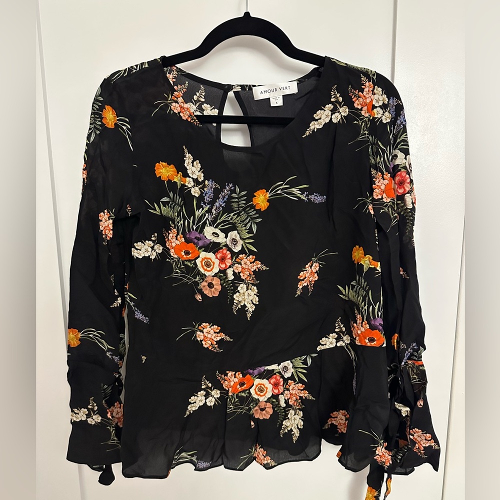 Amour Vert 100% Silk Floral Black Top